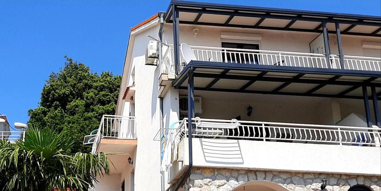 Apartment Rb Omišalj Exteriör bild
